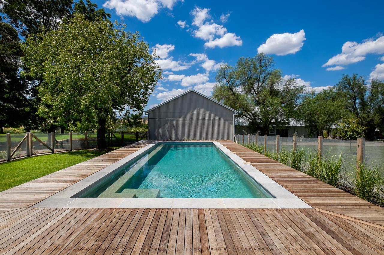 Goonoo Goonoo Station Hotel Tamworth Exterior photo Swimming pool in the Netherlands