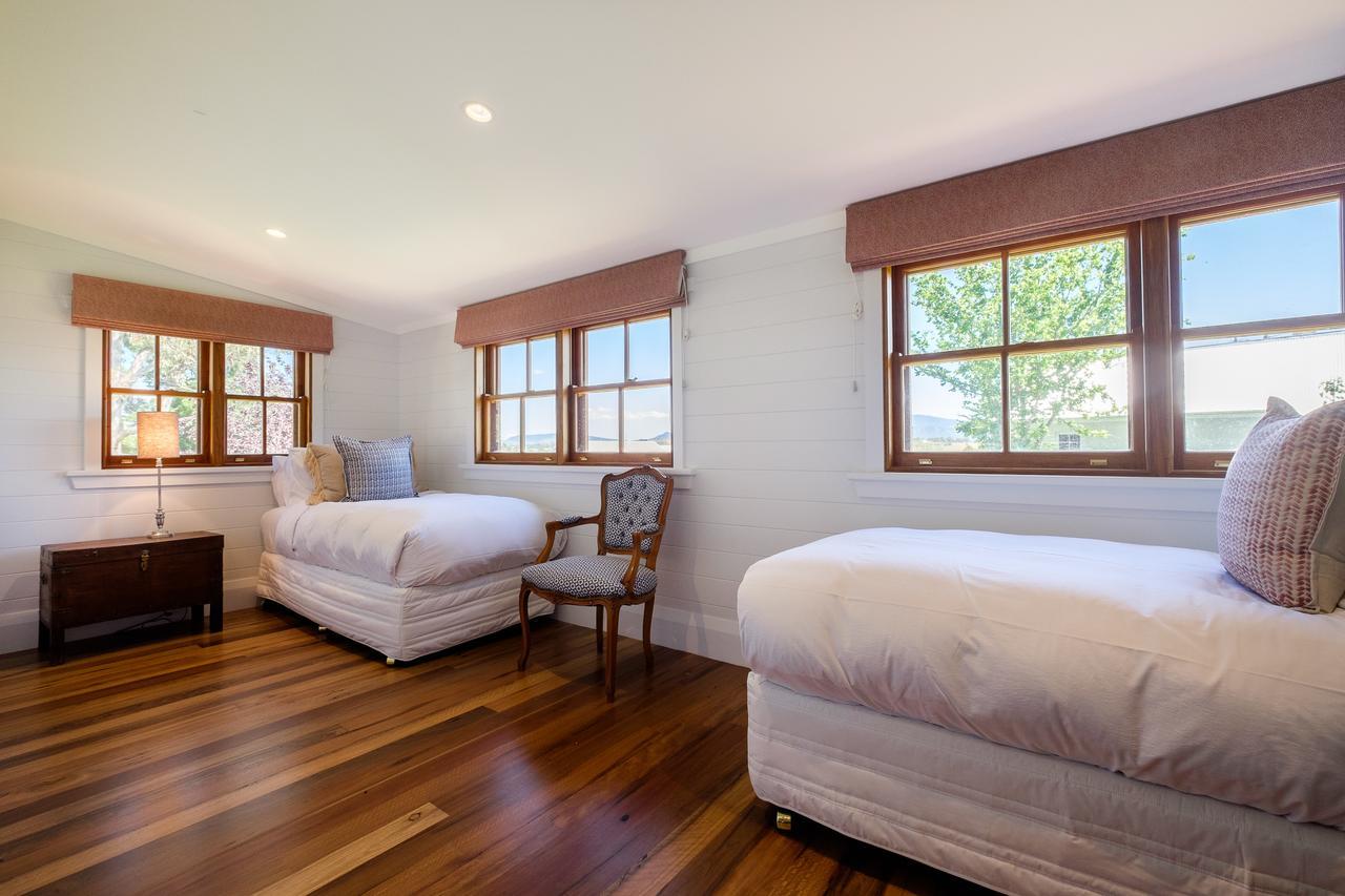 Goonoo Goonoo Station Hotel Tamworth Exterior photo A bedroom at the hotel